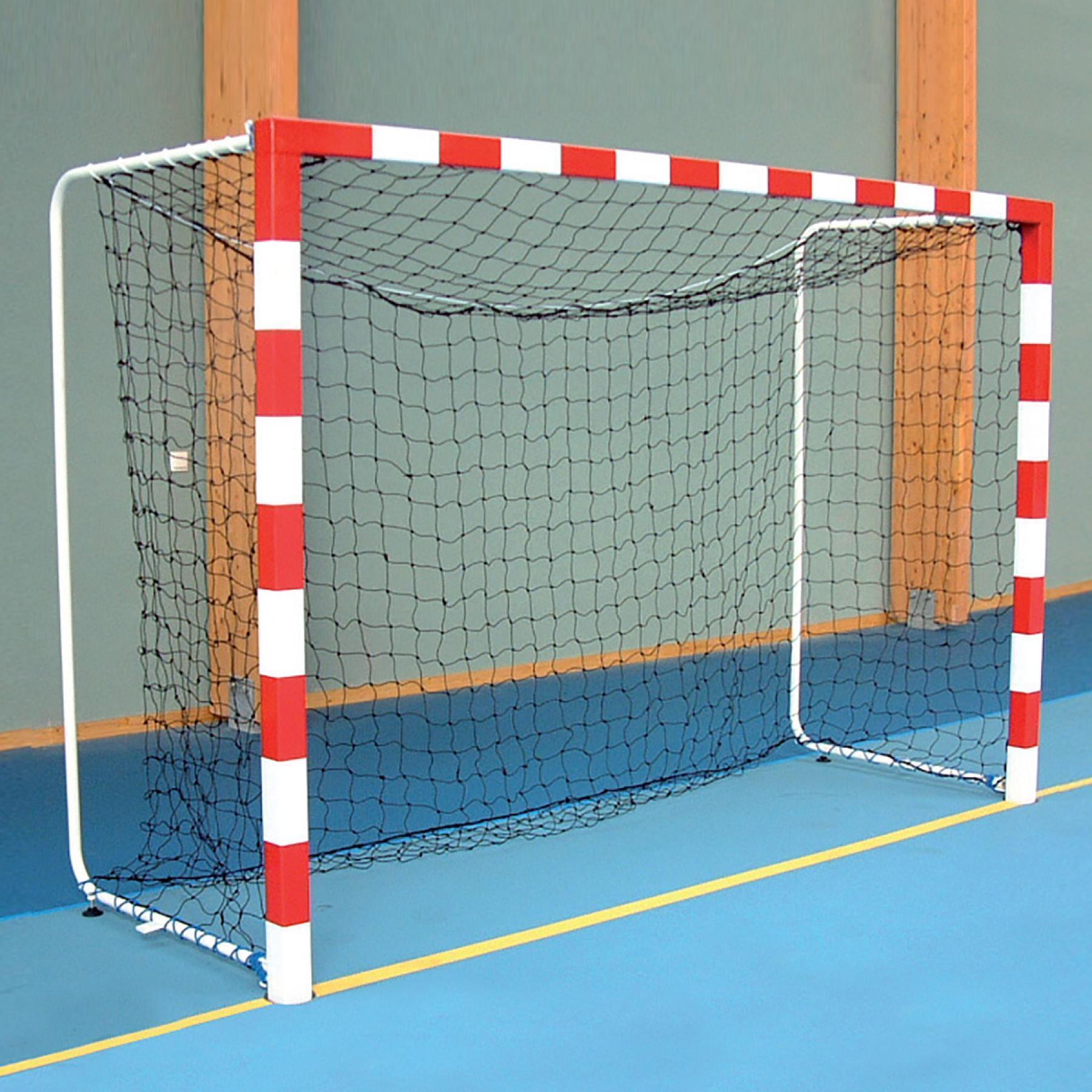 Ett par handbollsmål ska förseglas med tävlingsstål Sporti France