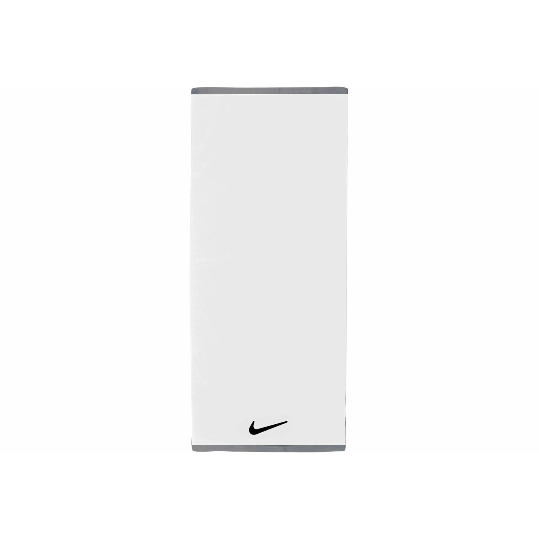 Handduk Nike fundamental L